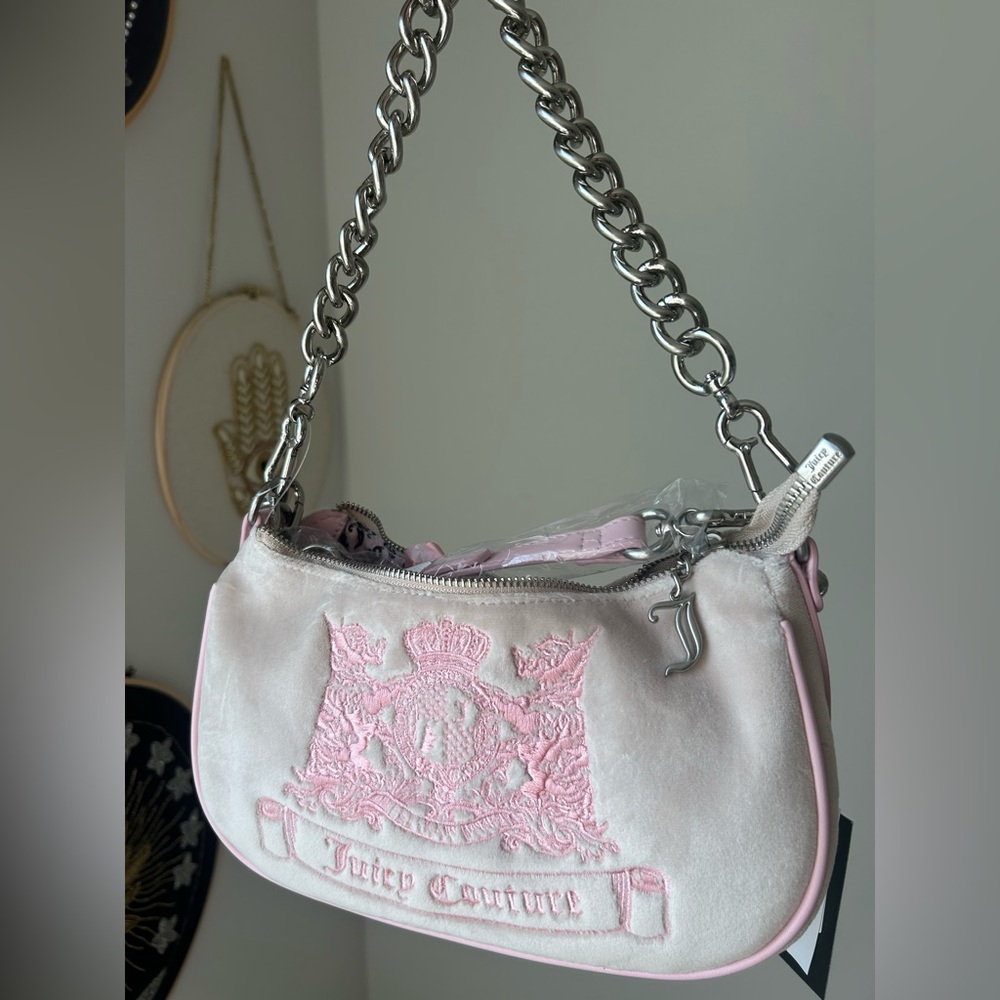 Cream and pink Scottie Dog velour Shoulder Bag win silver chain strap